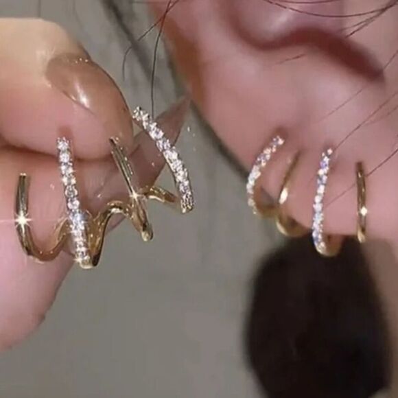 ✨🆕✨ Elegant Gold Crystal Cage Huggie Crawler Earrings ✨ ✨LAST PAIR✨ - Picture 1 of 7